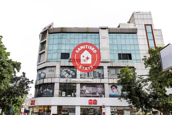 OYO 48254 Hotel D Veeray