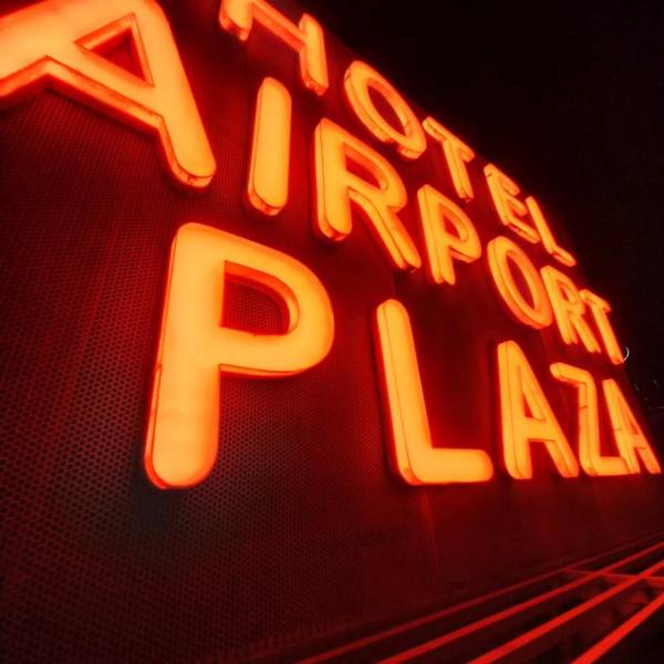 Hotel Airport Plaza
