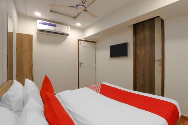 OYO 75323 Hotel Shree Nivas