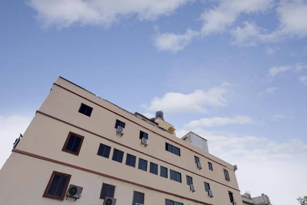 SPOT ON 71099 Hotel Star