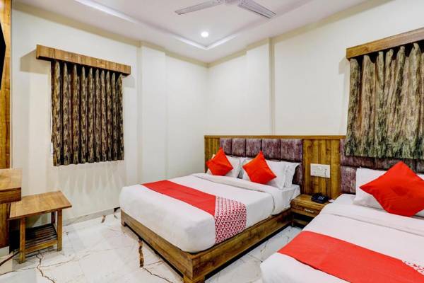 OYO 82085 Hotel Signature