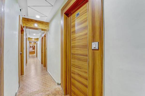 Collection O 83963 Hotel Silver Inn