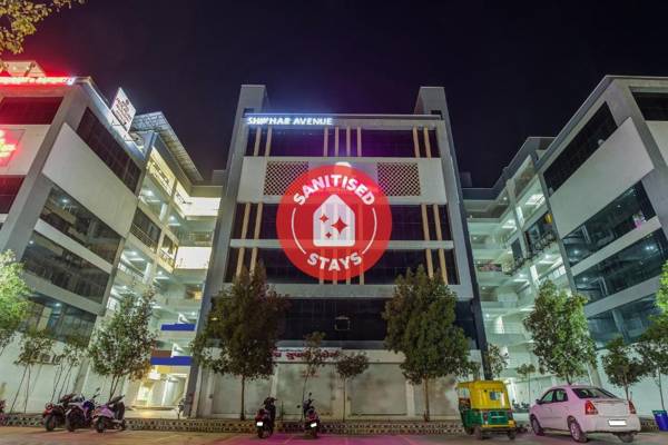 OYO Townhouse 812 Hotel The Grand White