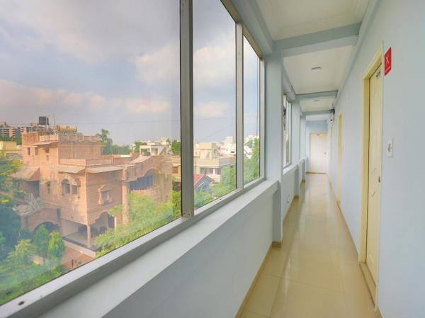 OYO 2178 Vibrant Residency