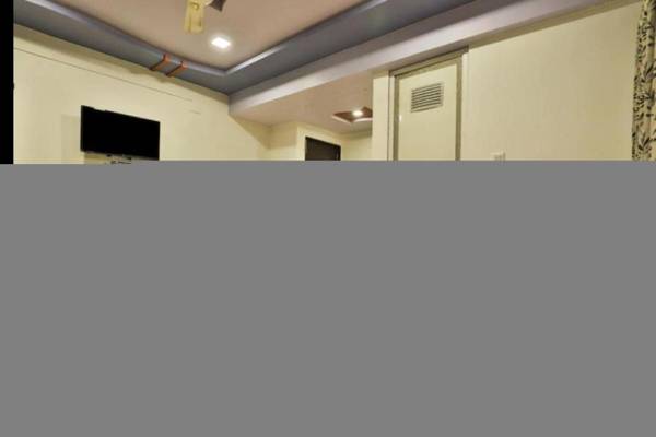 OYO 82211 Hotel Shekhawat Palace