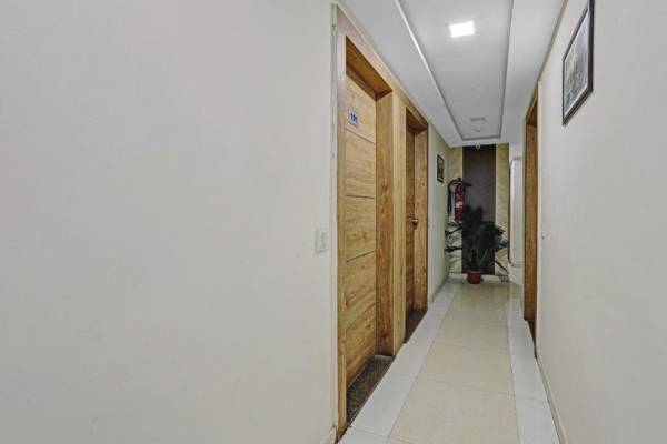 OYO Flagship 86941 Hotel Lincoln Inn