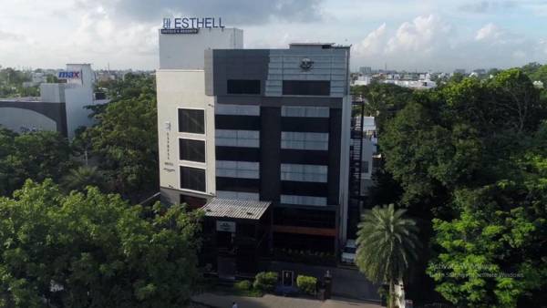 Esthell Hotel
