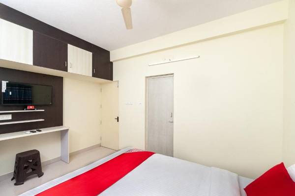 OYO Flagship 28658 The Swarg Residence