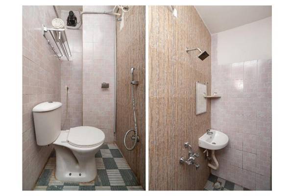 OYO 30579 Royal Palace Marina