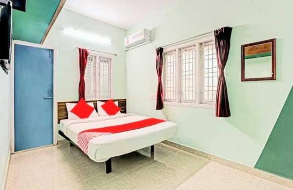 Vaccinated Staff - OYO Flagship 71243 Bedbox Stays