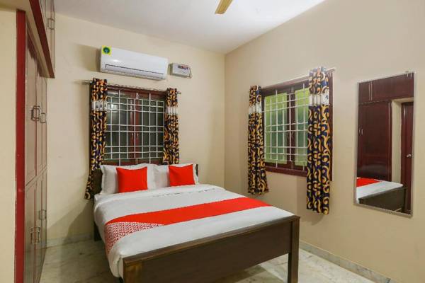 OYO Flagship 68453 Essential Residency