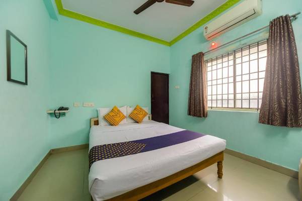 SPOT ON 75475 Cn Guest House