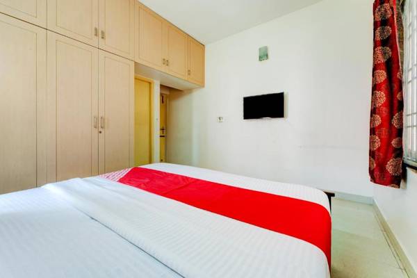 OYO Flagship 77300 J2 Service Apartment