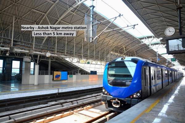 OYO Flagship 73612 Home Tree Service Apartments