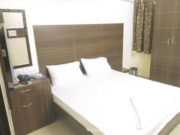 Hotel Amrita Mogappair