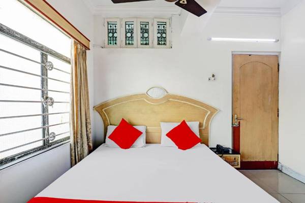 OYO 81046 The Golden Tulip Residency