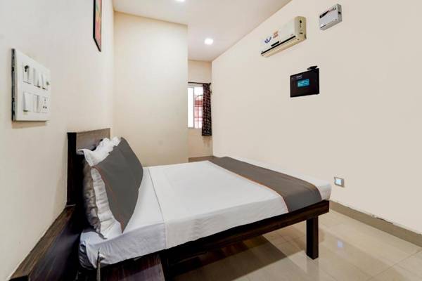 Collection O 82333 G Silver Hotels & Resorts