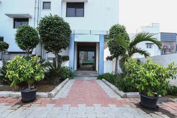 OYO Flagship 32740 KB Residency