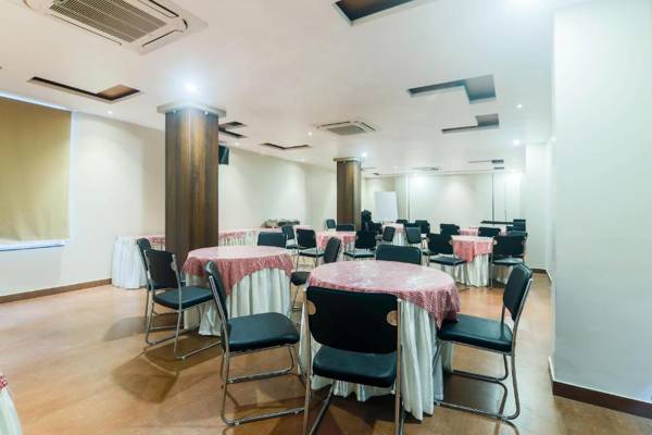 Hotel Gulmohar Grand