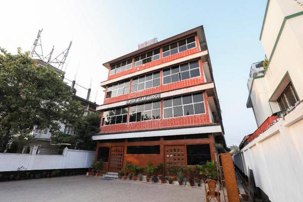 OYO 70029 Super Star Lodge