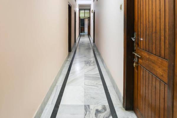 OYO 70029 Super Star Lodge