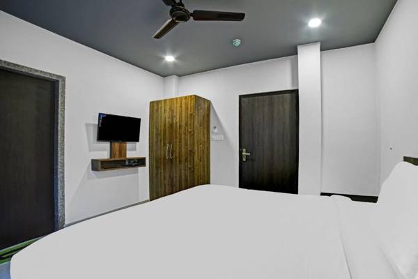 Collection O 83472 pratishtha