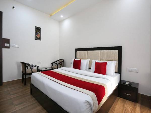 OYO 10027 Hotel Red Petal