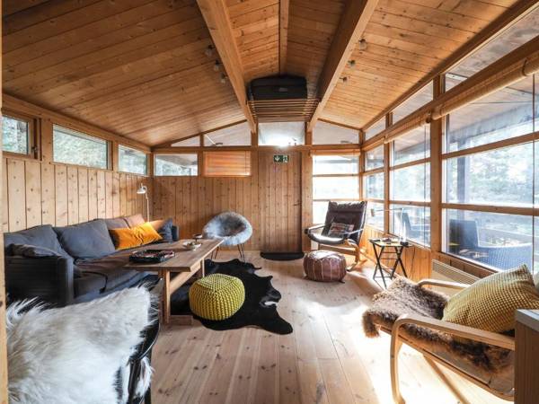 Lovely Cabin Close to the Blue Lagoon