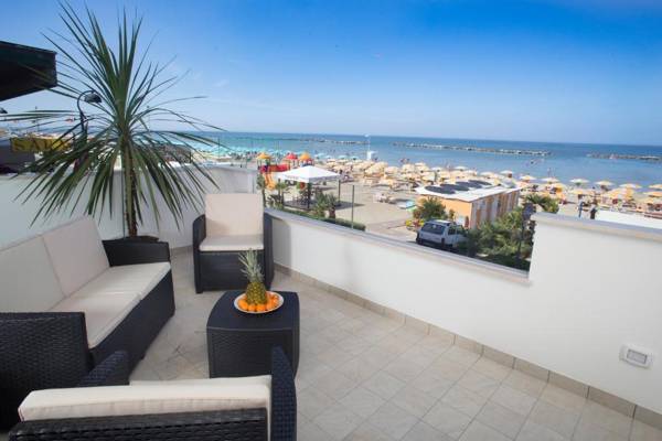 White Suite & Apartments