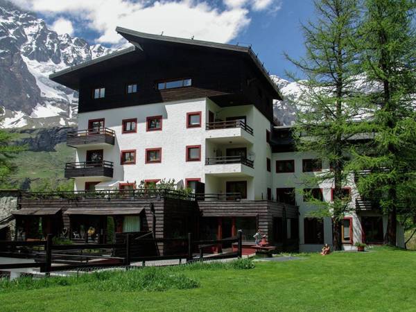 Matterhorn-view Apartment in Breuil-Cervinia near Ski Area