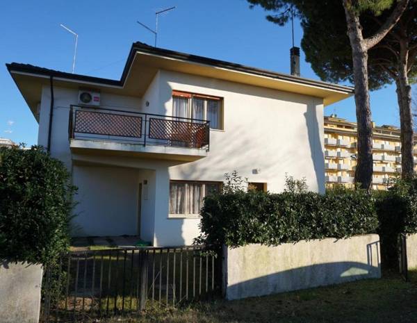 Comfortable Villa For Six People With Ac