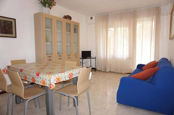 Large apartment facing the sea 6 people