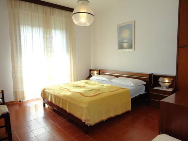 Beautiful apartment for 7 people with pool