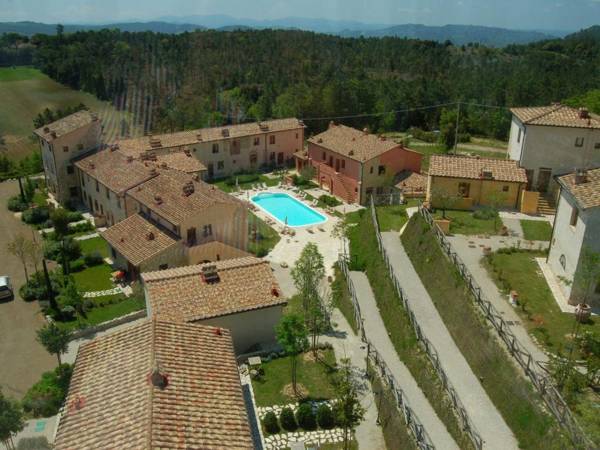 Cosy apartment with swimming pool and garden close to Volterra and S Gimignano