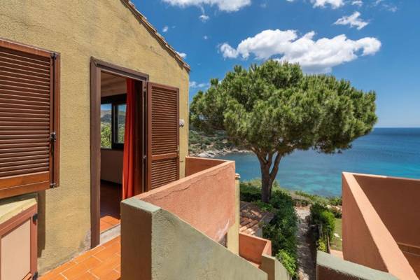 Accu is Prezzus D fronte mare