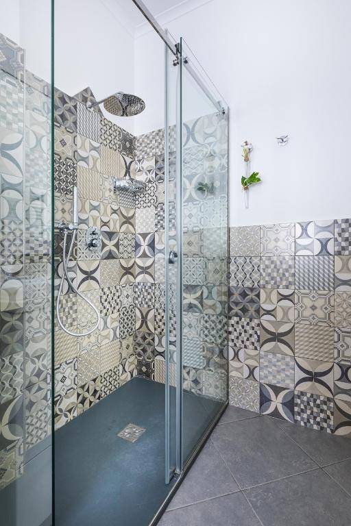 White Stylish Apartments 2