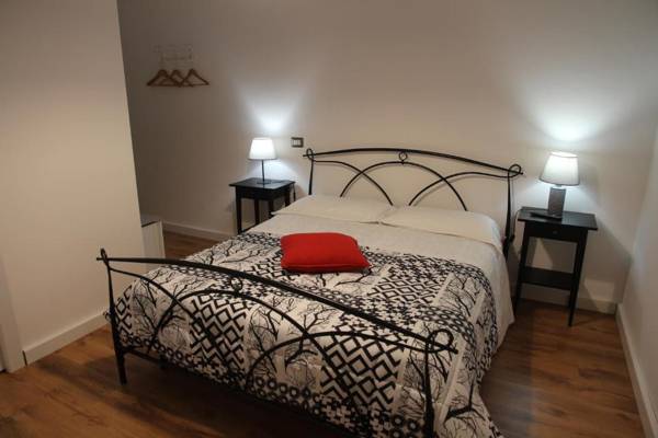 ES - Essential Solution & Emotion Stories (locazione turistica)