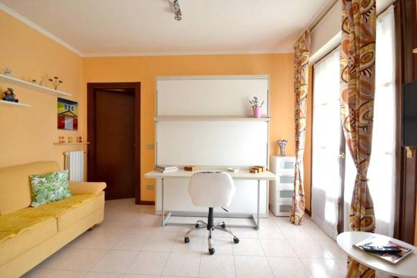 Workspace - One bedroom appartement with furnished balcony and wifi at Vercelli