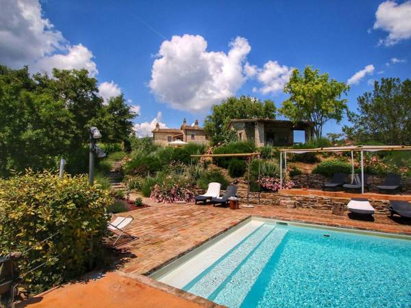 Valley-View Farmhouse in Umbertide with Pool and BBQ