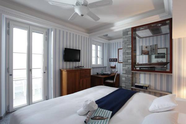 Holiday Hotel YACHTSPORT RESORT