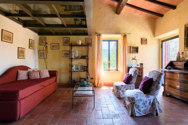 2 bedrooms house with shared pool and enclosed garden at Trequanda