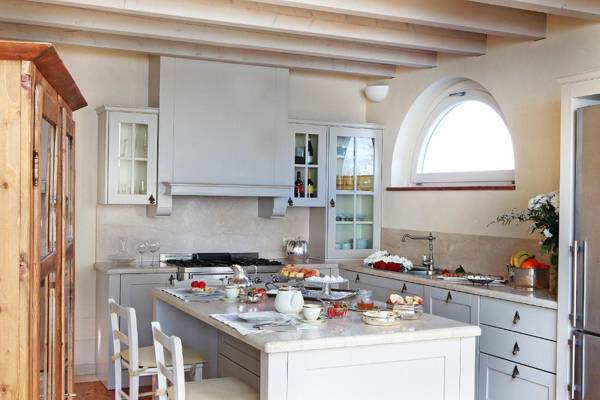 Le Selve Lake View Villas