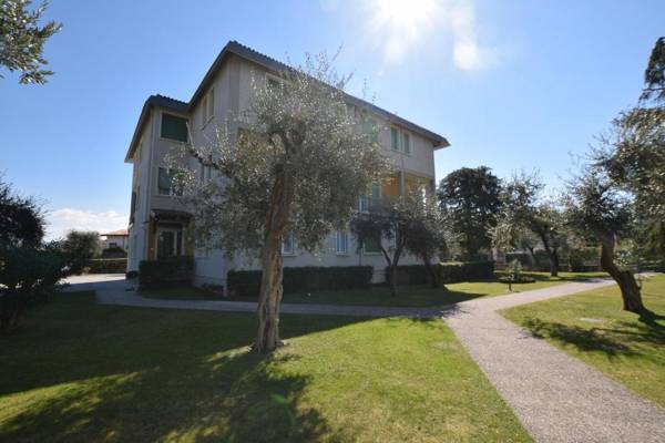 Margherita at 200 mt from lake