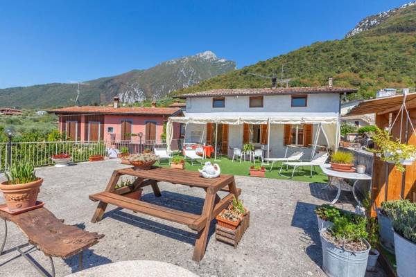 Gemma Del Lago With Fantastic Lake View - Happy Rentals