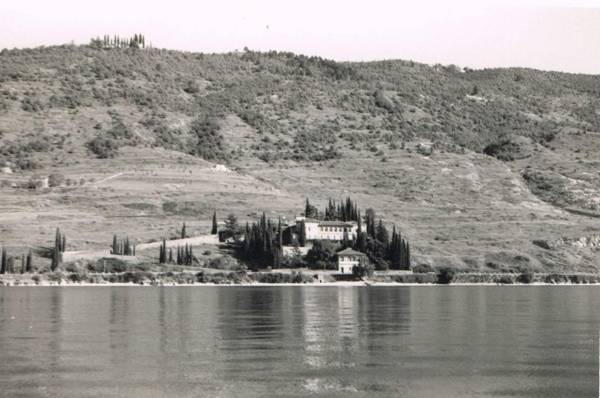 Leonardo Walsh Apartment With Lake View
