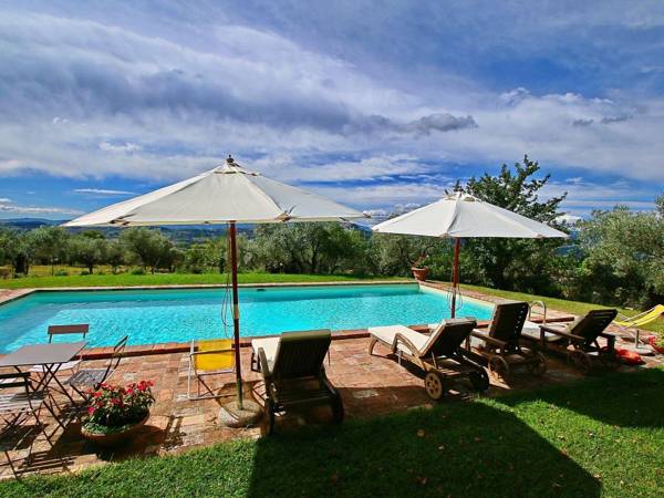 Farmhouse in Todi with Pool Terrace Garden Deckchairs