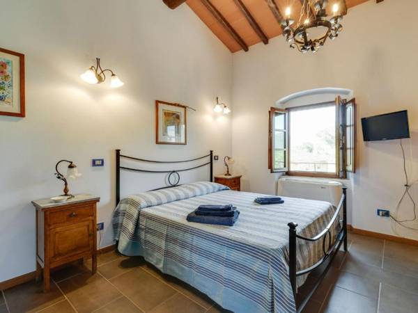 Tranquil Farmhouse in Terranova Bracciolini near Nightlife