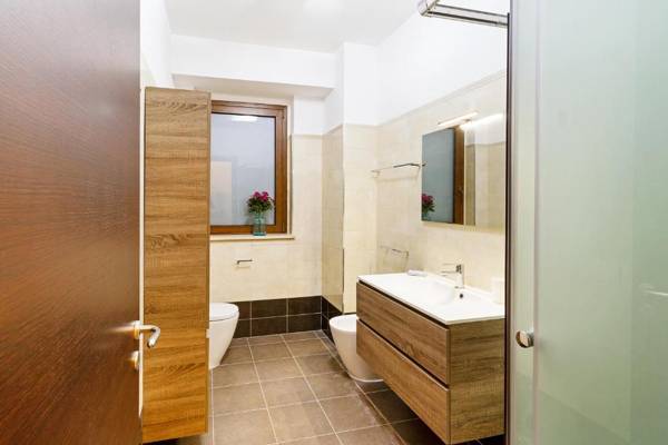 Calipso Seaview Flat with Private Parking