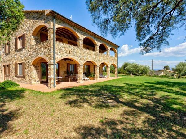 Modern Farmhouse in Suvereto with Veranda