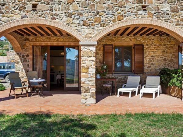 Spacious Farmhouse in Suvereto with Veranda
